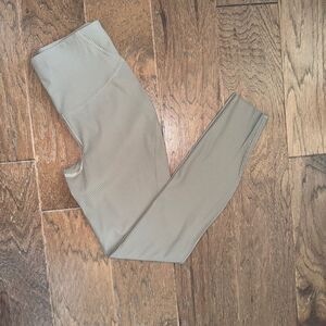 Lululemon leggings asian fit Xs - 25 in inseam laser cut edges